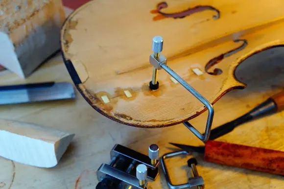 Eduardo Francés Bruno - Luthier - Taller de reparación de instrumentos musicales en Béjar
