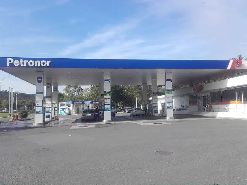 Gasolinera macotera - Gasolinera en Macotera - foto 2