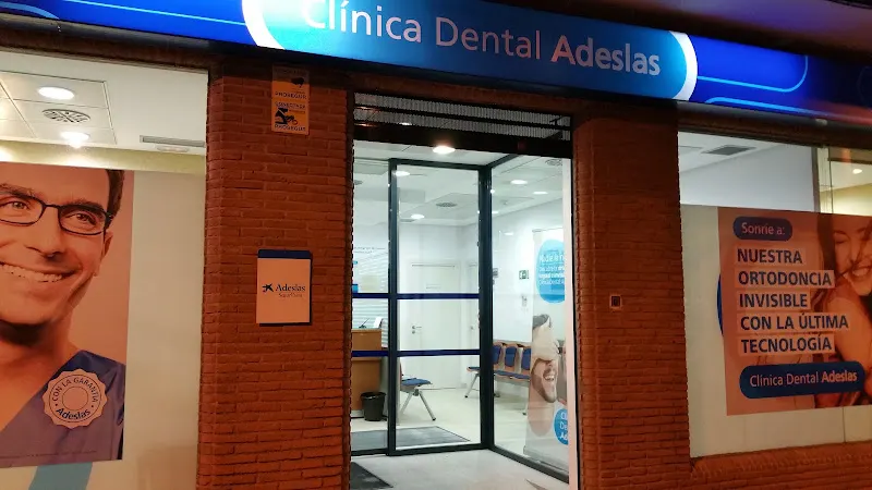 Clínica Dental Adeslas - Salamanca