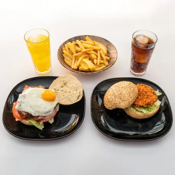 BURGUER & TAPAS