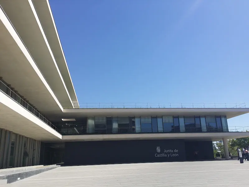 Edificio Administrativo de Usos Múltiples (ESAUM)