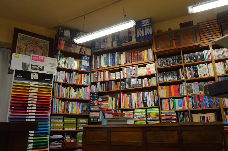 Librería Benéitez - Librería en Salamanca - foto 3