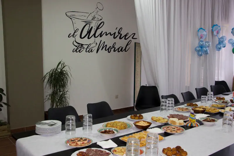 El Almirez de La Moral - Restaurante de comida para llevar en Villamayor - foto 2