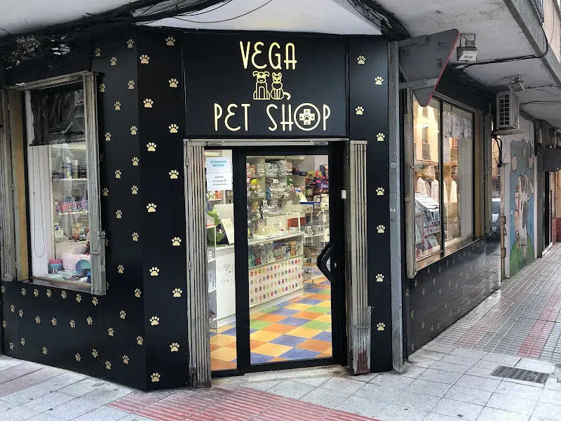 VEGA PET SHOP - Farmacia veterinaria en Salamanca - foto 2