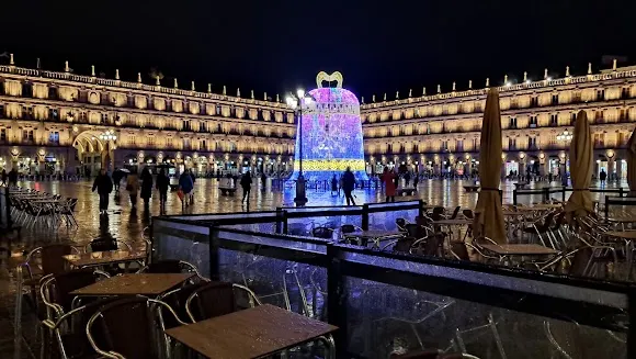 Amadeo de Saboya - Grabado de piedra en Salamanca
