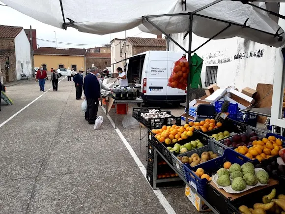 Mercadillo de los martes en Vitigudino - Salamanca