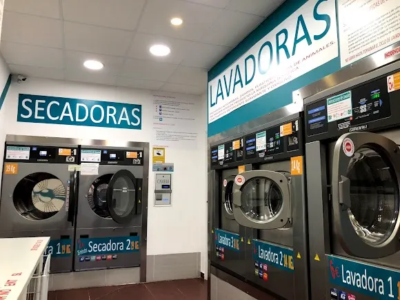 AQUA Lavandería Centro