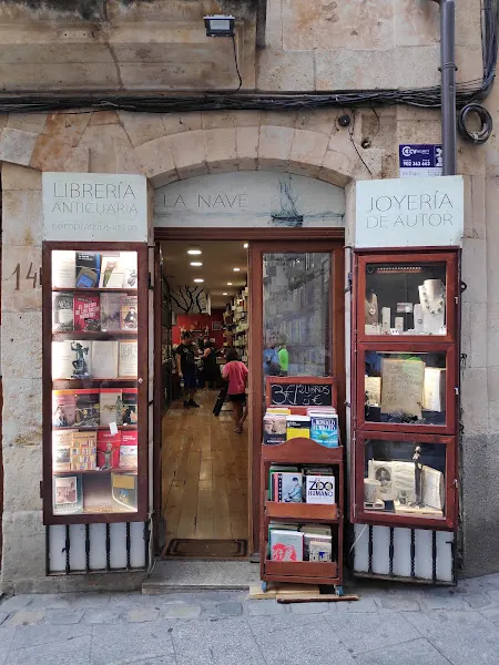 La Nave, librería anticuaria