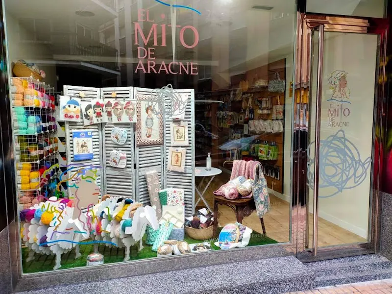 El mito de Aracne - Tienda de labores de punto en Salamanca - foto 2