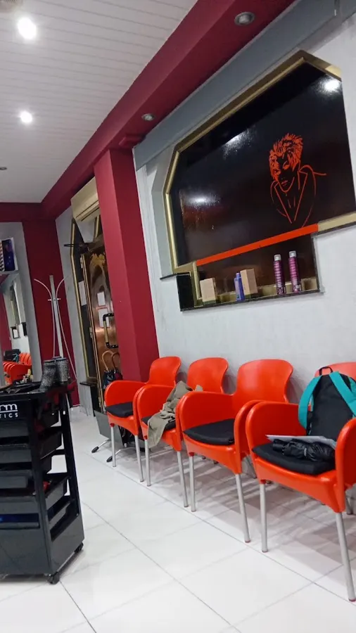 Forma'S Peluquería Unisex (Cita Previa) SE ADMITE PAGO CON TARJETA.