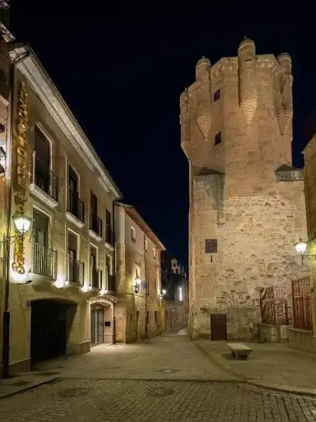 Luxor Torre Del Clavero Apartments - Salamanca