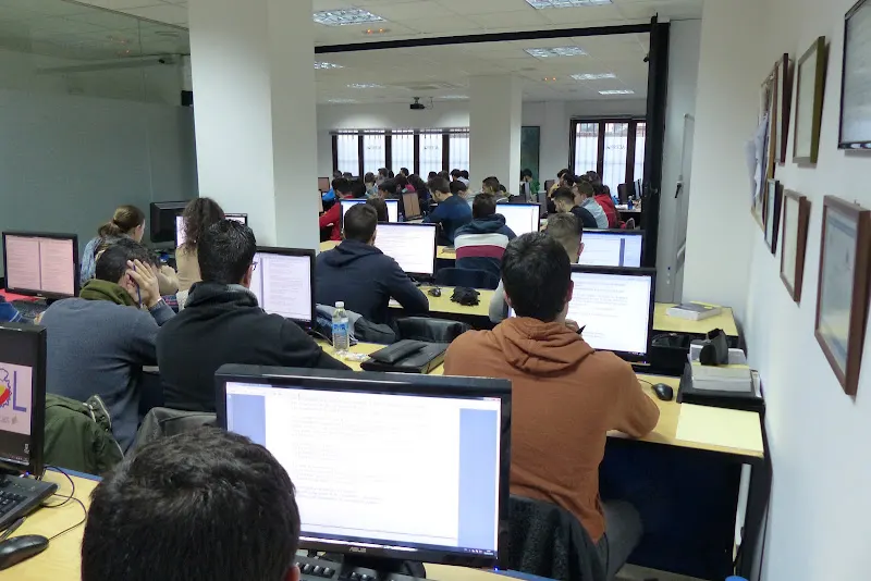 Acespol. Academia De Oposiciones Para Policía Nacional - Centro de formación en Salamanca - foto 2