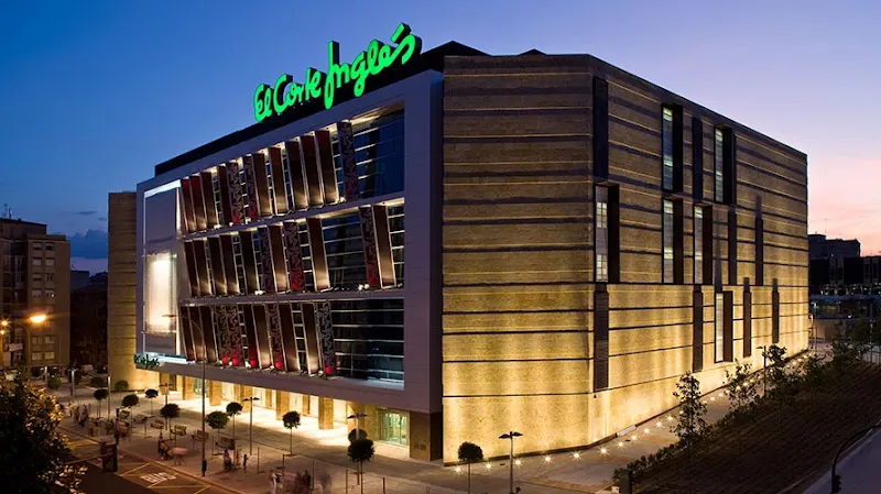 El Corte Inglés - Centro comercial en Salamanca - foto 2