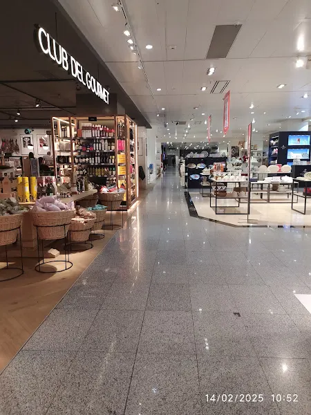 El Corte Inglés - Centro comercial en Salamanca - foto 3