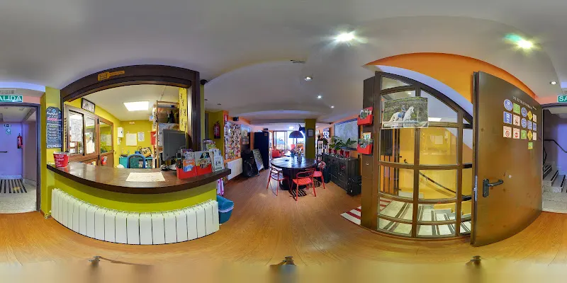 Hostal Amelia by gaiarooms
