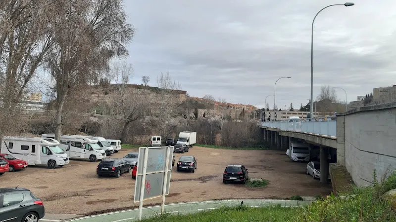 Aparcamiento "Salas Bajas"