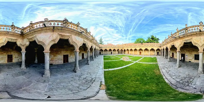 Patio de Escuelas Menores