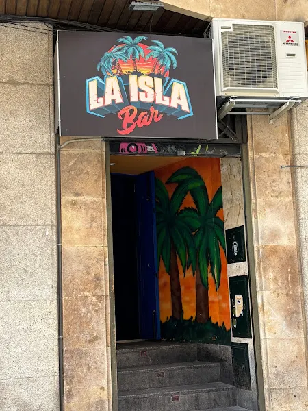 La Isla | Chupitería y Bar de Copas en Salamanca 🌴 - Bar en Salamanca - foto 2