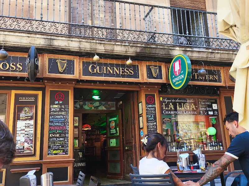 The Holy Cross - Pub irlandés en Salamanca - foto 2