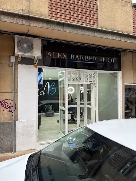 ALEX BARBER SHOP - Barbería en Salamanca - foto 2