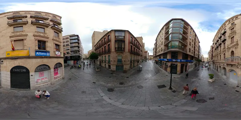ZARA - Tienda de ropa en Salamanca - foto 2