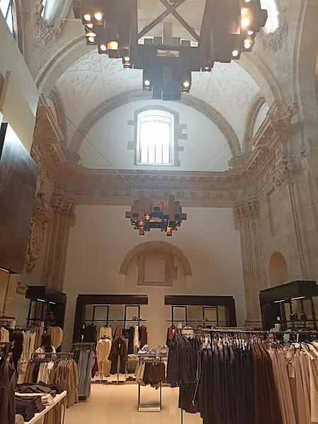 ZARA - Tienda de ropa en Salamanca - foto 3