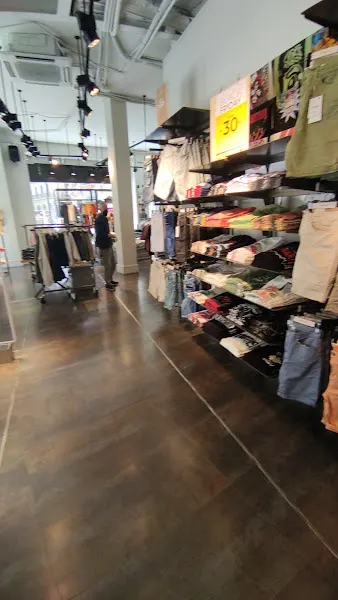 Sfera - Tienda de ropa en Salamanca - foto 2
