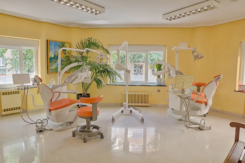 ARCO CLINICA DENTAL - Clínica dental en Salamanca - foto 2