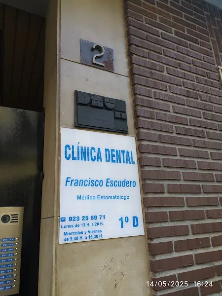 Clinica dental Francisco Escudero - Dentista en Salamanca - foto 2