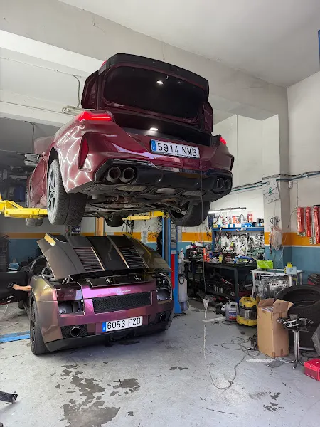 Taller Cáceres Motors