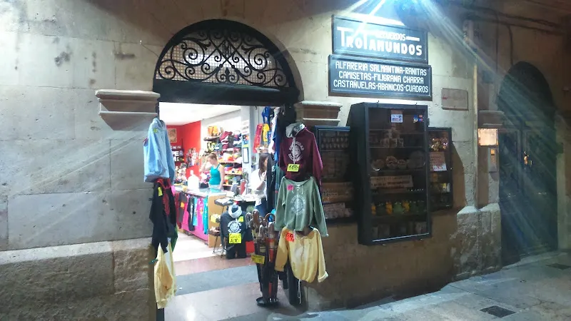 Trotamundos - Tienda de recuerdos en Salamanca - foto 2