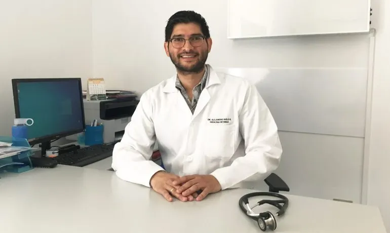 Dr. Alejandro Rolo Ramirez - Médico en Salamanca - foto 2