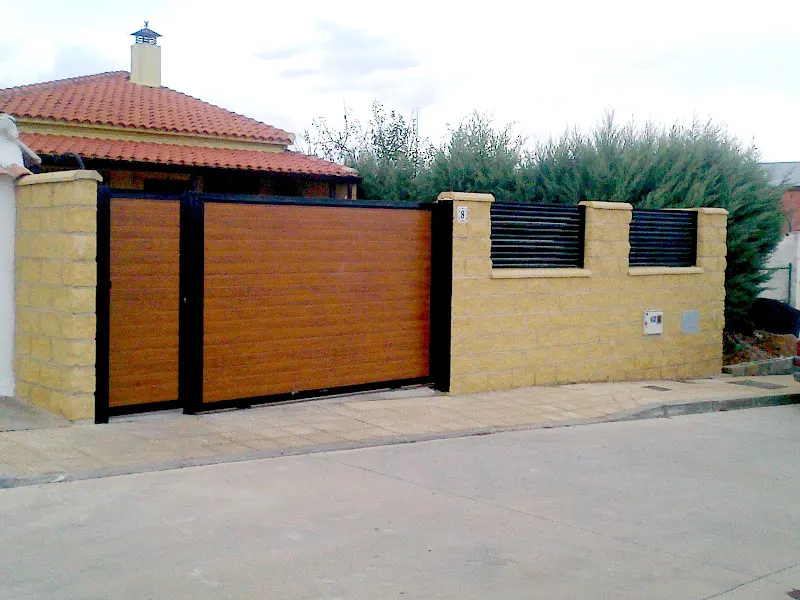 Hierro y Aluminio ALOSAN, SL - Carpintería metálica y de aluminio en Santa Marta de Tormes - foto 2