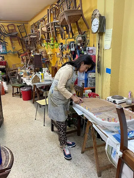 Taller Teresa - Servicio de restauración de muebles antiguos en Salamanca - foto 2