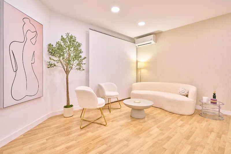 Instituto Funaro de Medicina y Cirugía Estética Avanzada - Cirujano plástico en Salamanca - foto 2